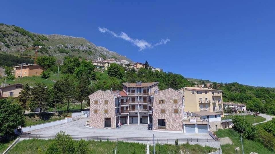 Attico E Super Attico Panoramico Apartamento Rocca di Cambio Exterior foto